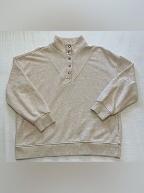 Time and Tru Beige Pullover Sweatshirt Women Size L Cozy Casual Top Pockets
